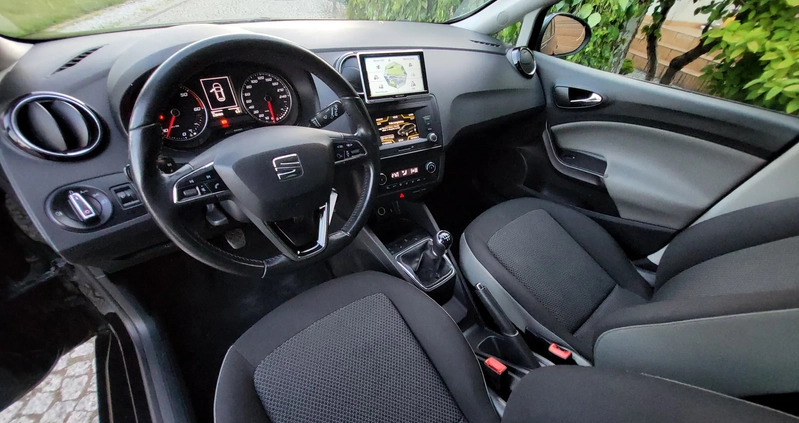 Seat Ibiza cena 29500 przebieg: 229600, rok produkcji 2016 z Mikołajki małe 704